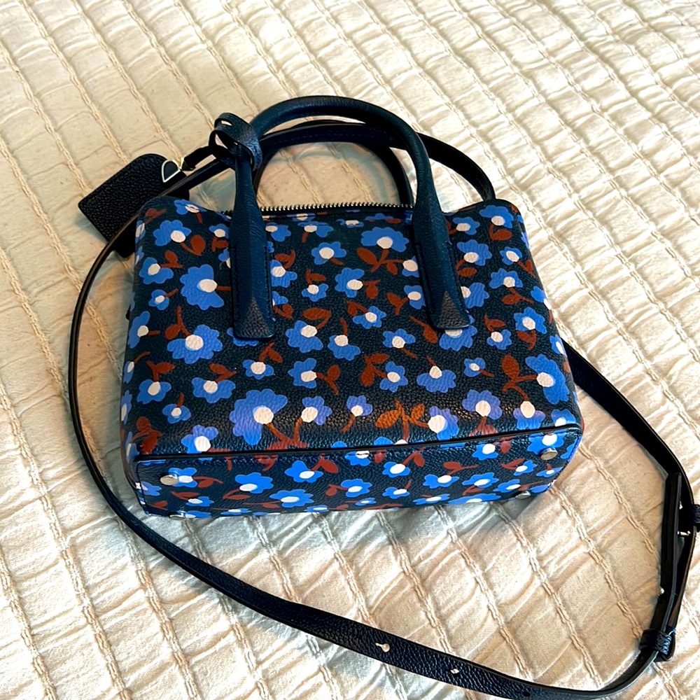 Small Kate Spade bag.